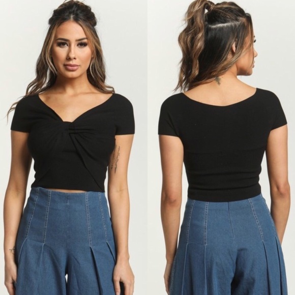 Knot Into You Crop Top - Picture 3 of 4